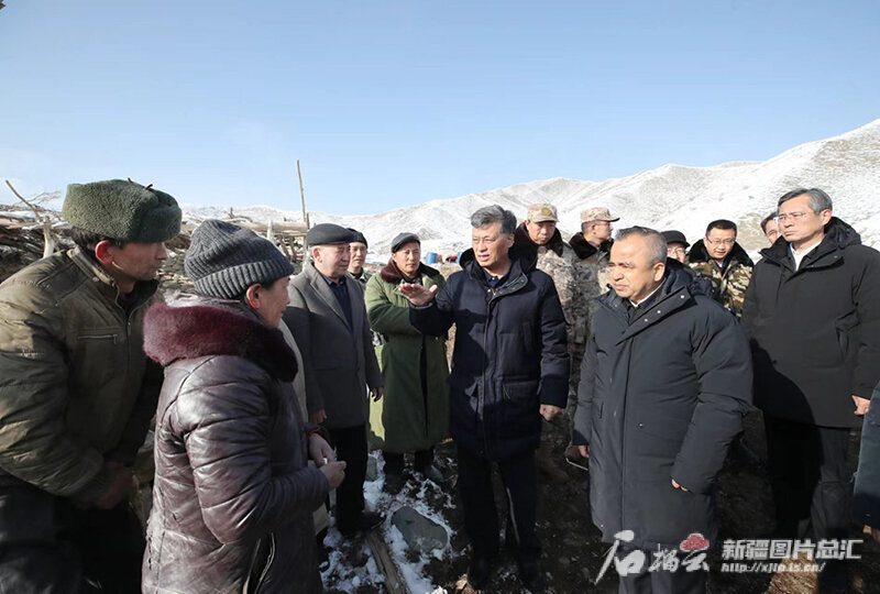 马兴瑞艾尔肯·吐尼亚孜赴震区一线指导救灾慰问群众