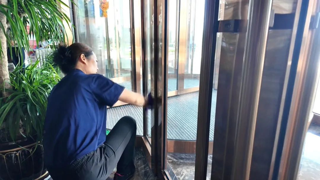 酒店4_副本.jpg 酒店4_副本.jpg