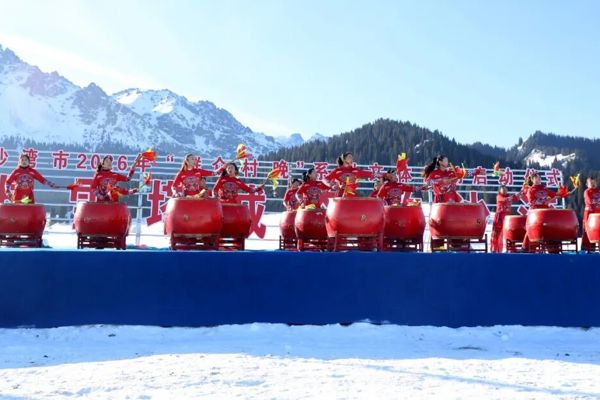 四中全会精神在基层·一线见闻 | 走进塔城元旦：享一次冰雪狂欢、赴一场消费盛宴、赏一片繁花