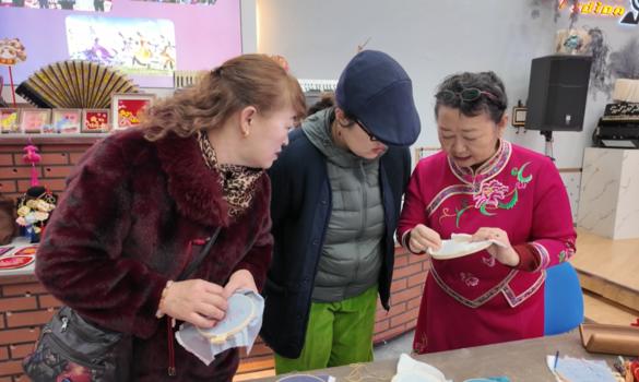 文化中国行 | 锦绣剪纸迎佳节 非遗传承年味浓