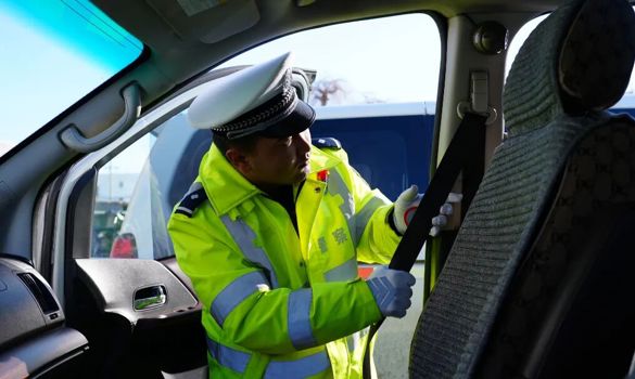 春运“期末考”，塔城交警交出“平安答卷”！