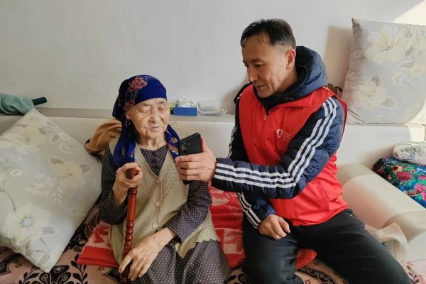 开局·民生温度 | 塔城聚焦“一老一小” 绘就民生温暖底色~