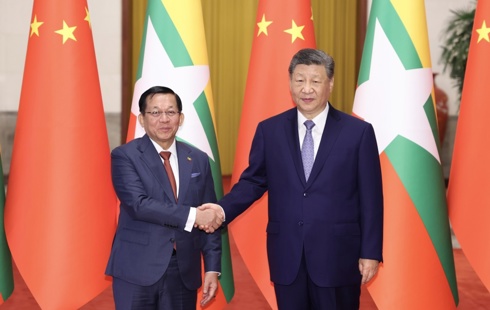 习近平同缅甸总统敏昂莱会谈