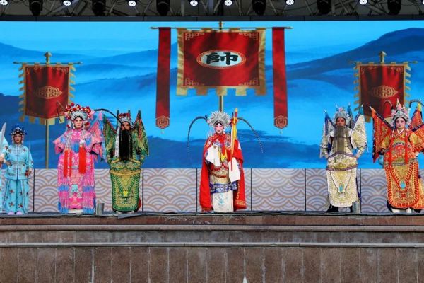 文化中国行 | 中中中！三天大戏让沙湾群众过足豫剧瘾