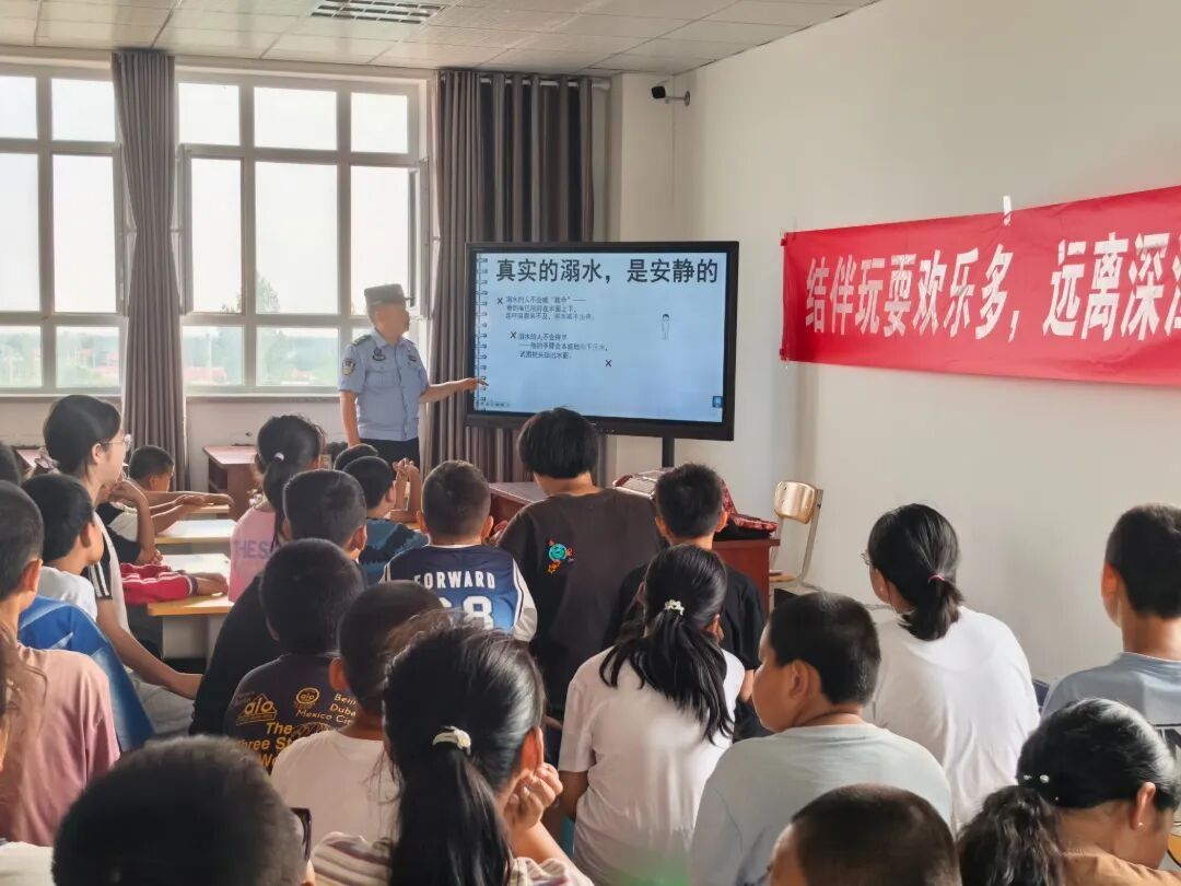博孜达克镇路南社区开展专项防溺水安全教育宣讲活动.jpg