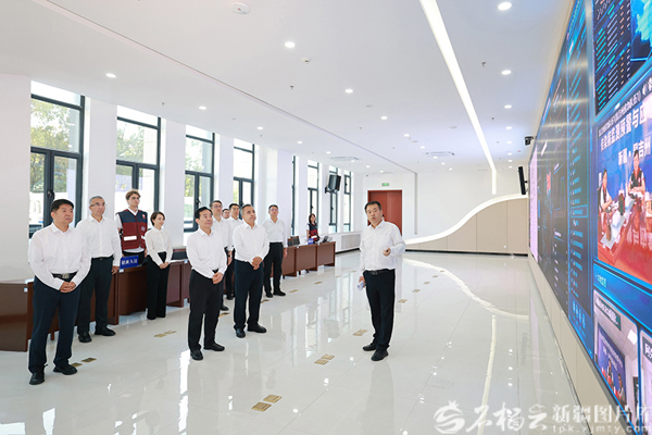陈小江艾尔肯·吐尼亚孜在自治区卫生健康委调研座谈