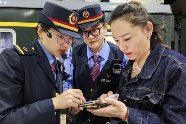 79万人次！“十一”假期塔城客流量运输平稳有序