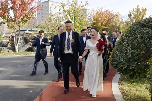 这儿有喜事~援疆干部人才牛萌萌在塔城举行婚礼